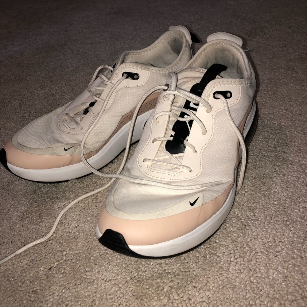 Nike tennis shoes
